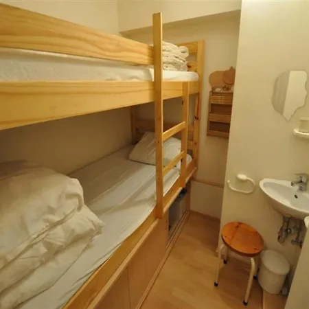 Cozy 3 Bed With Beautiful Side Sea View *