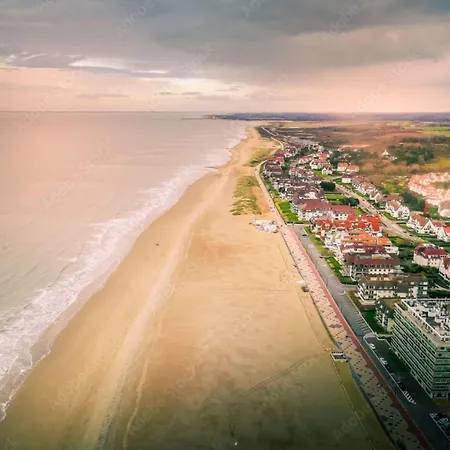 Cozy 3 Bed With Beautiful Side Sea View Knokke-Heist